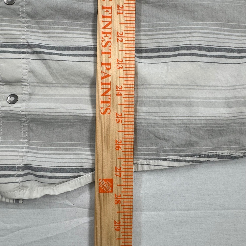 KUHL Button Down Shirt Mens Large Gray Striped Short Sleeve Snap Front Outdoor - Picture 4 of 8